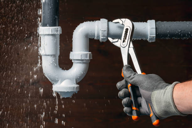 Professional Plumbing technician working in Wyandotte, OK